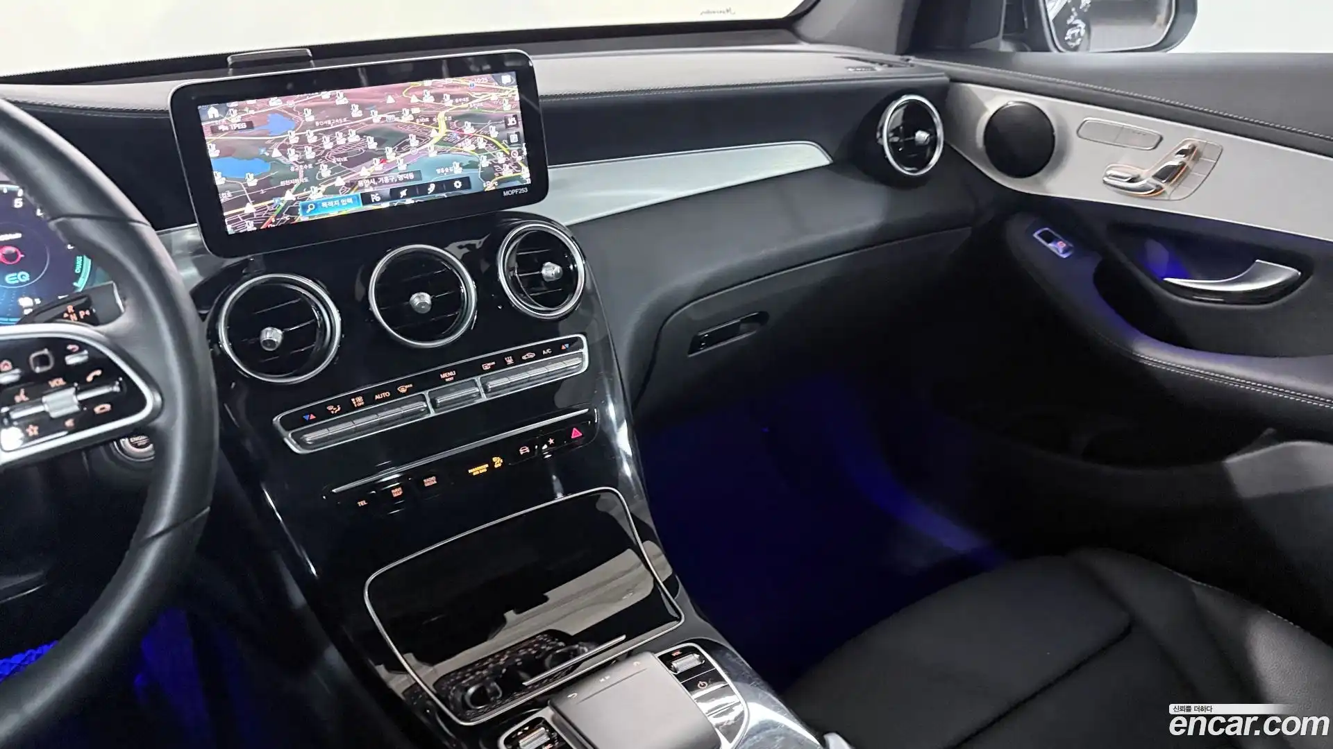 GLC-Class Mercedes-Benz 2021.4-OPTION-017