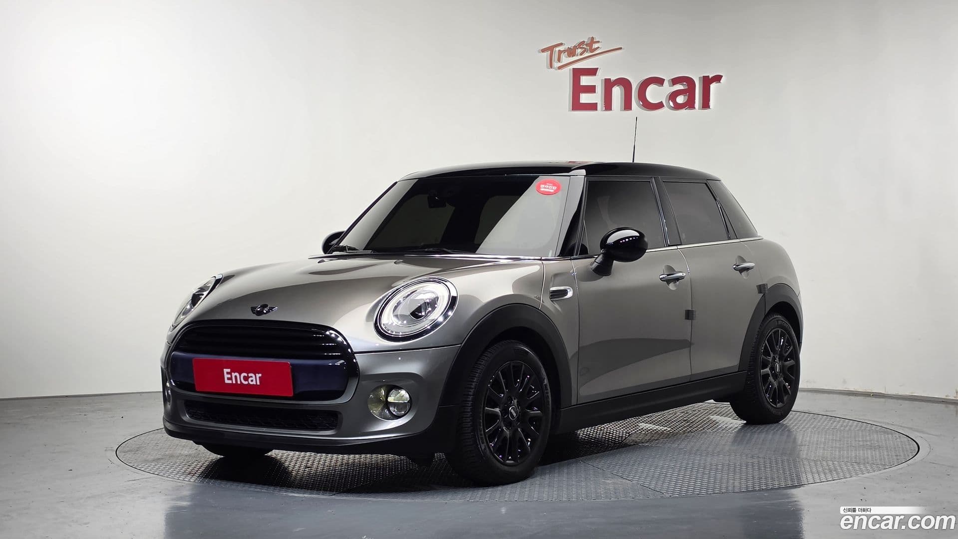 Main__Slider__Photo:Cooper Mini 2017.6-0
