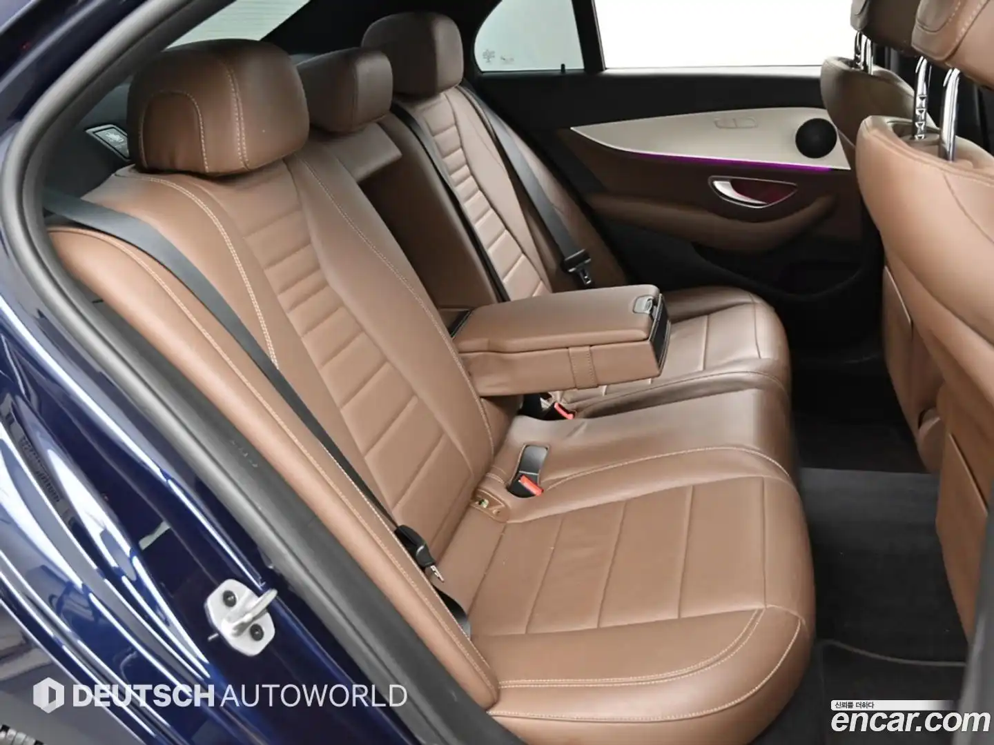 E-Class Mercedes-Benz 2020.11-OPTION-016