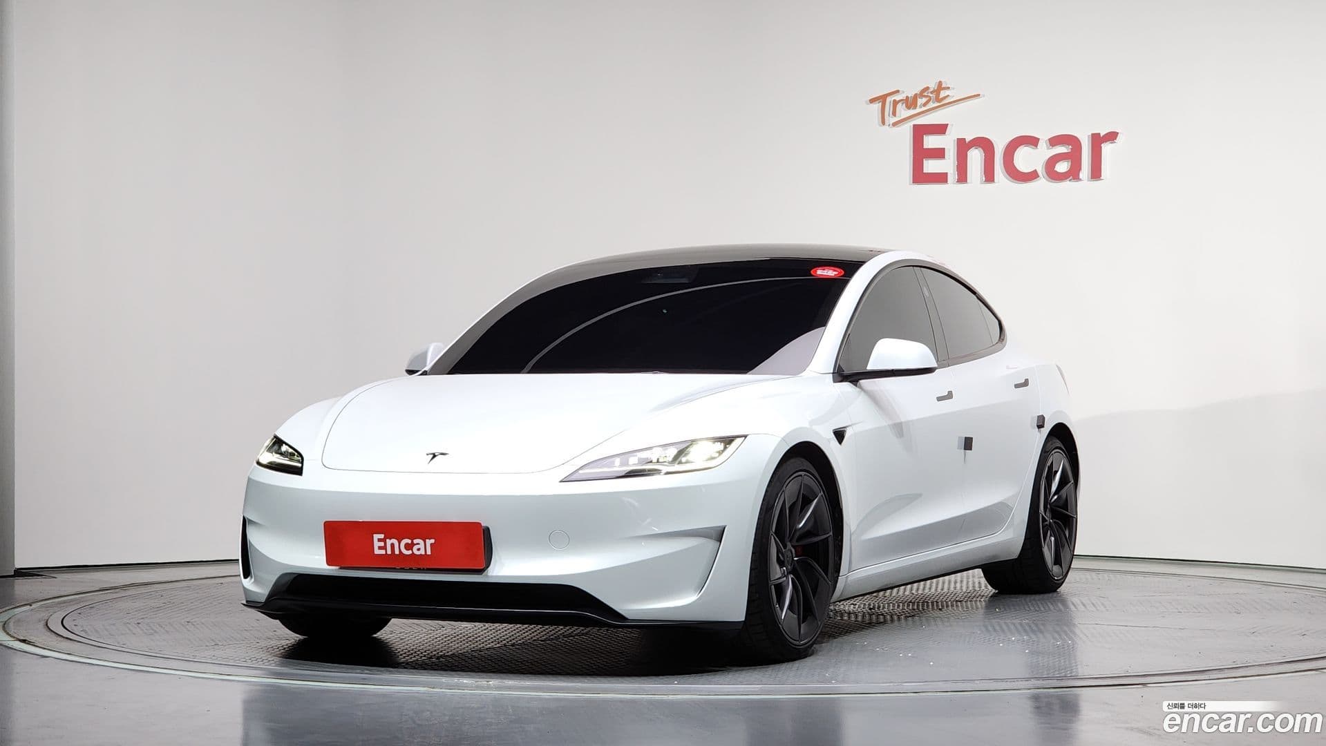 Main__Slider__Photo:Model 3 Tesla 2024.11-0