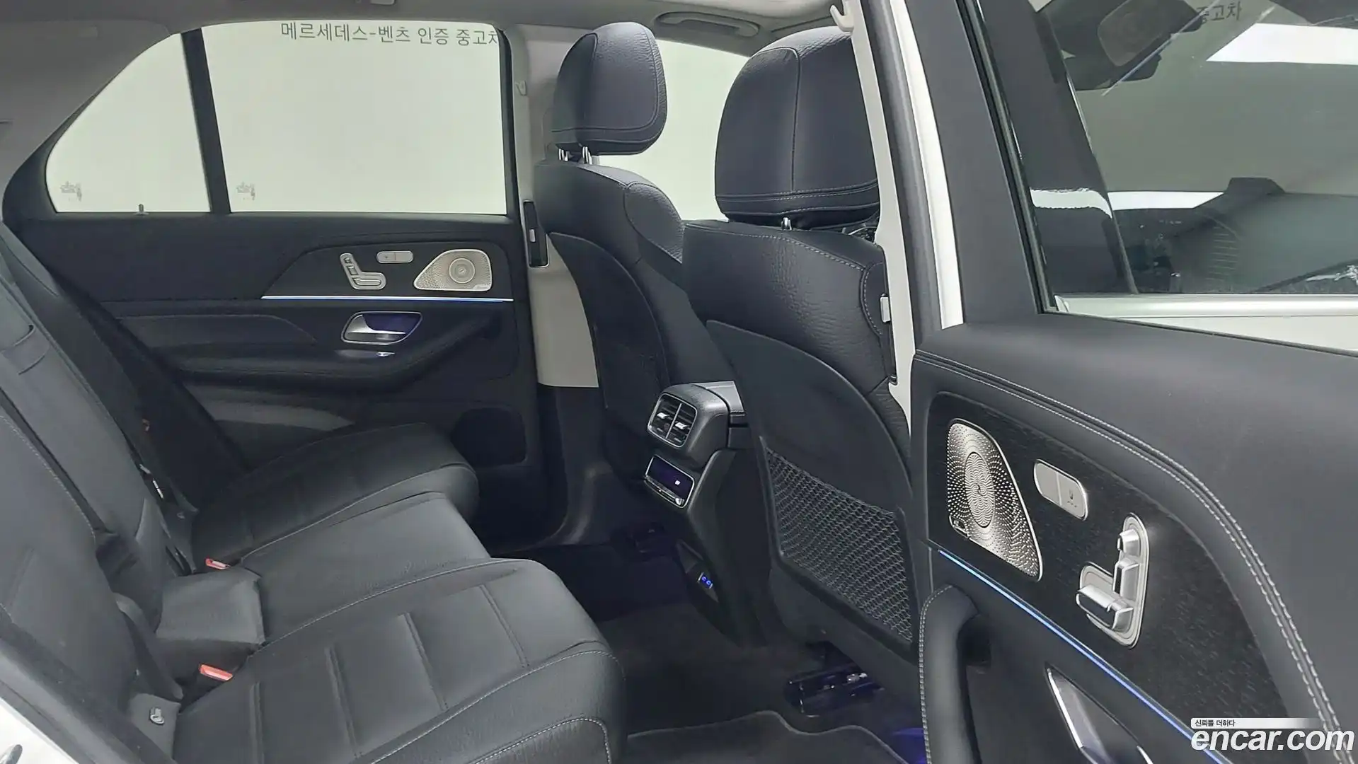 GLE-Class Mercedes-Benz 2024.3-INNER-010