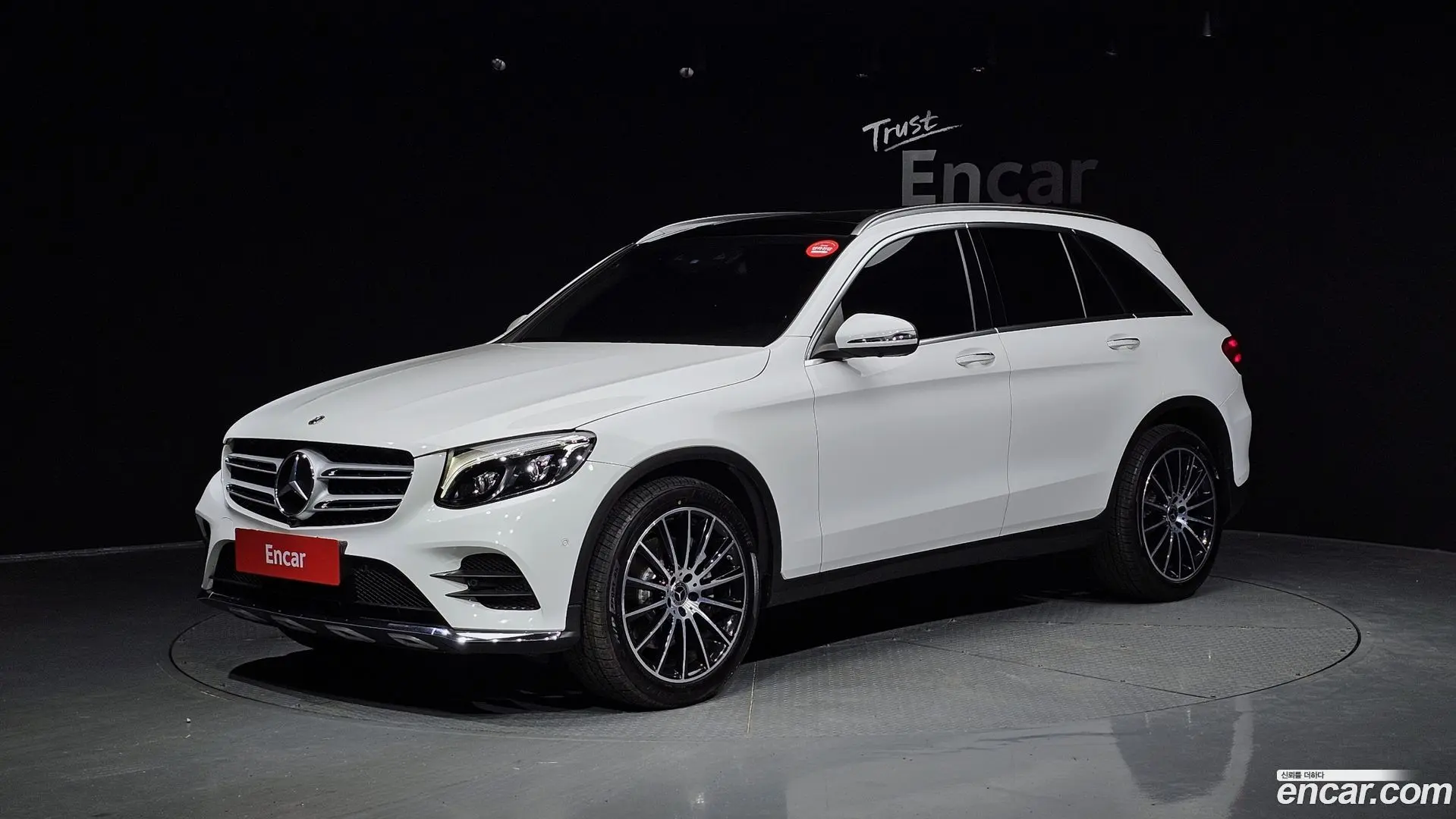 Main__Slider__Photo:GLC-Class Mercedes-Benz 2018.7-0