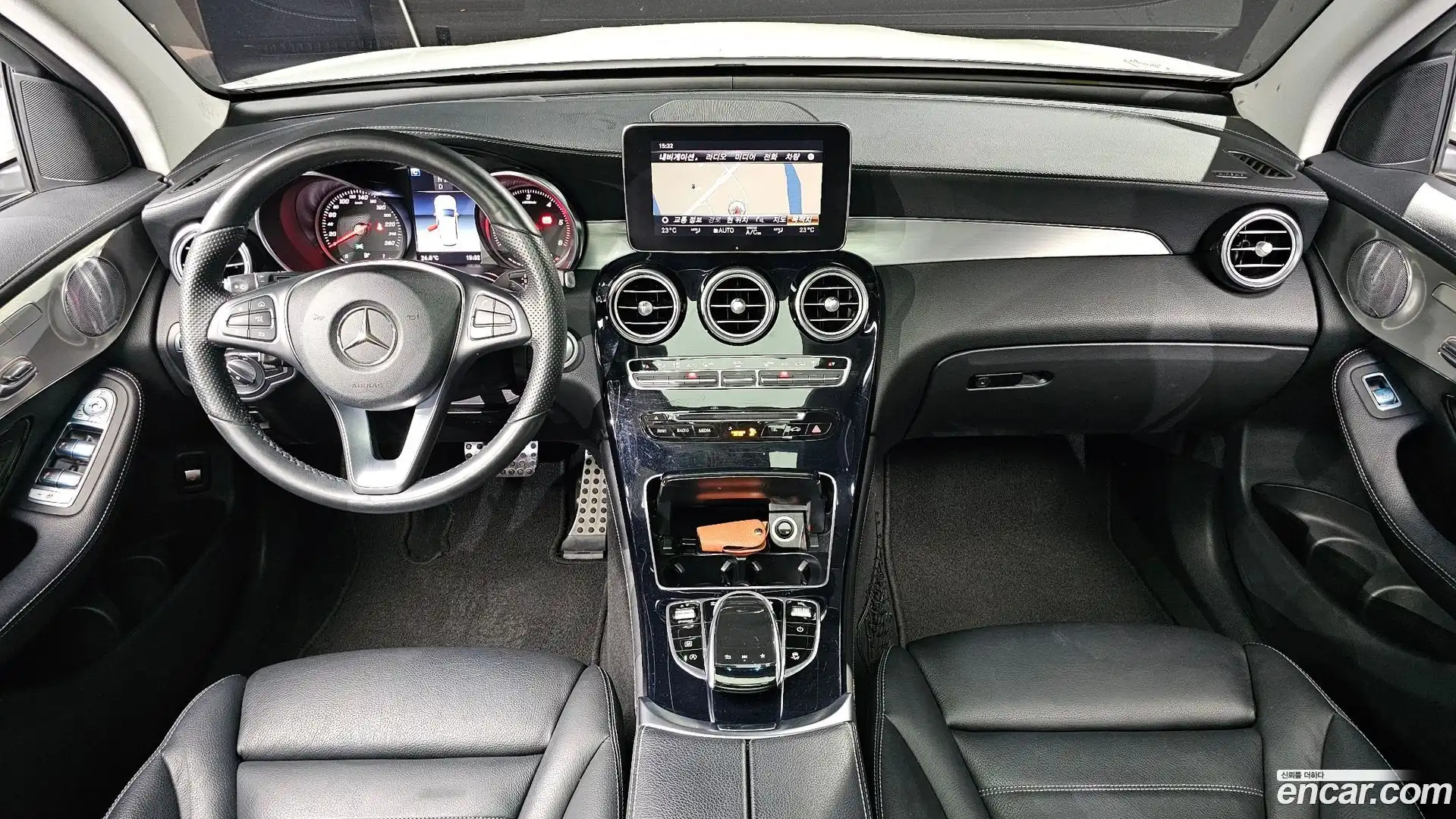 GLC-Class Mercedes-Benz 2018.7-INNER-007