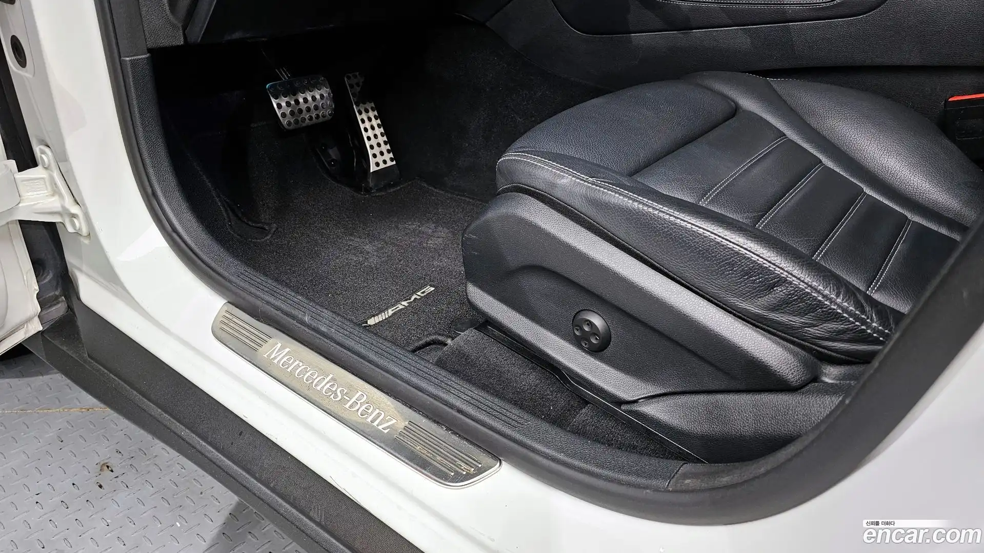 GLC-Class Mercedes-Benz 2018.7-OPTION-017