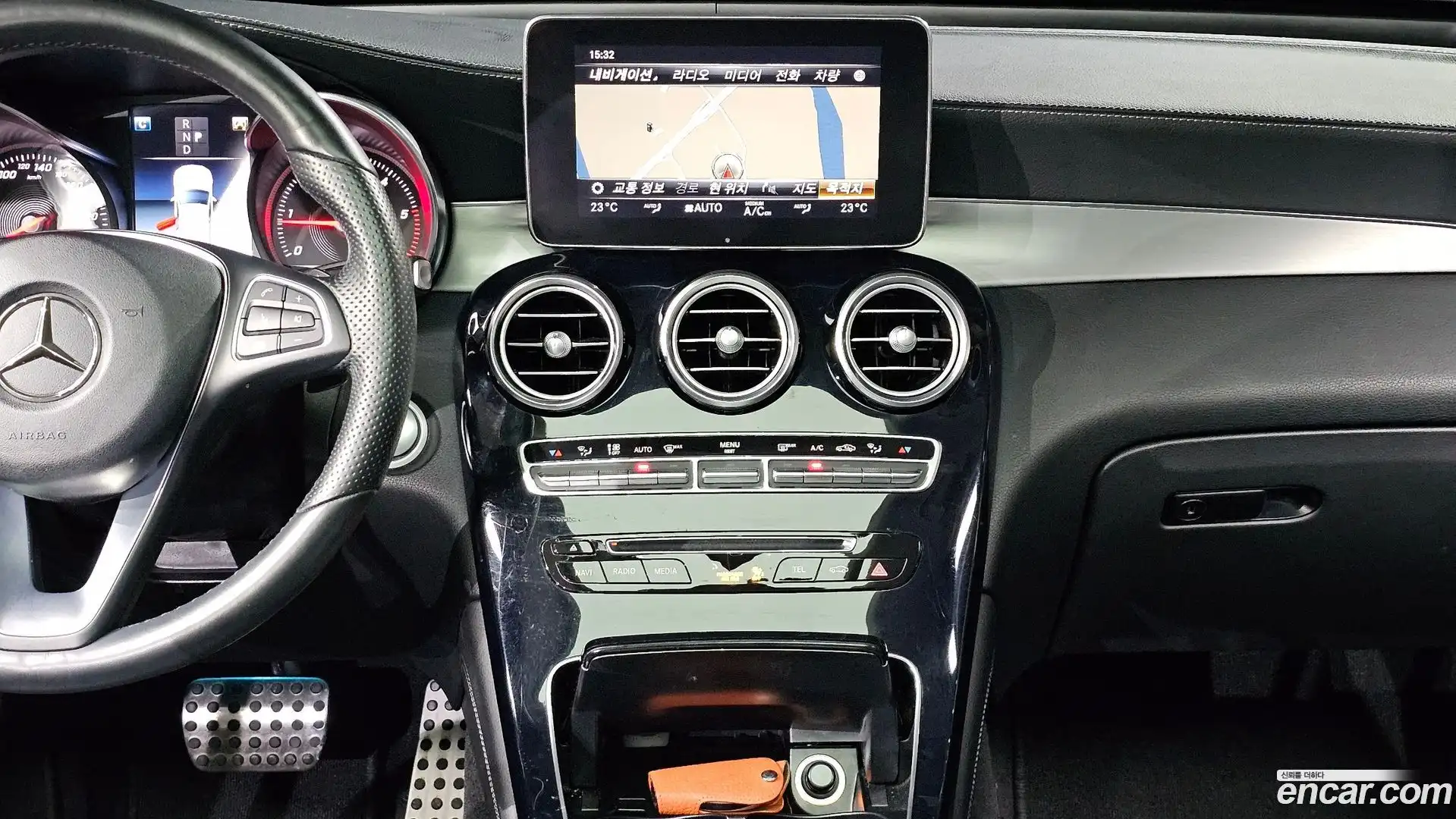 GLC-Class Mercedes-Benz 2018.7-OPTION-018