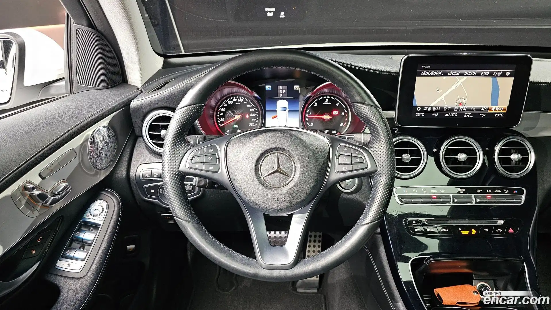GLC-Class Mercedes-Benz 2018.7-OPTION-019