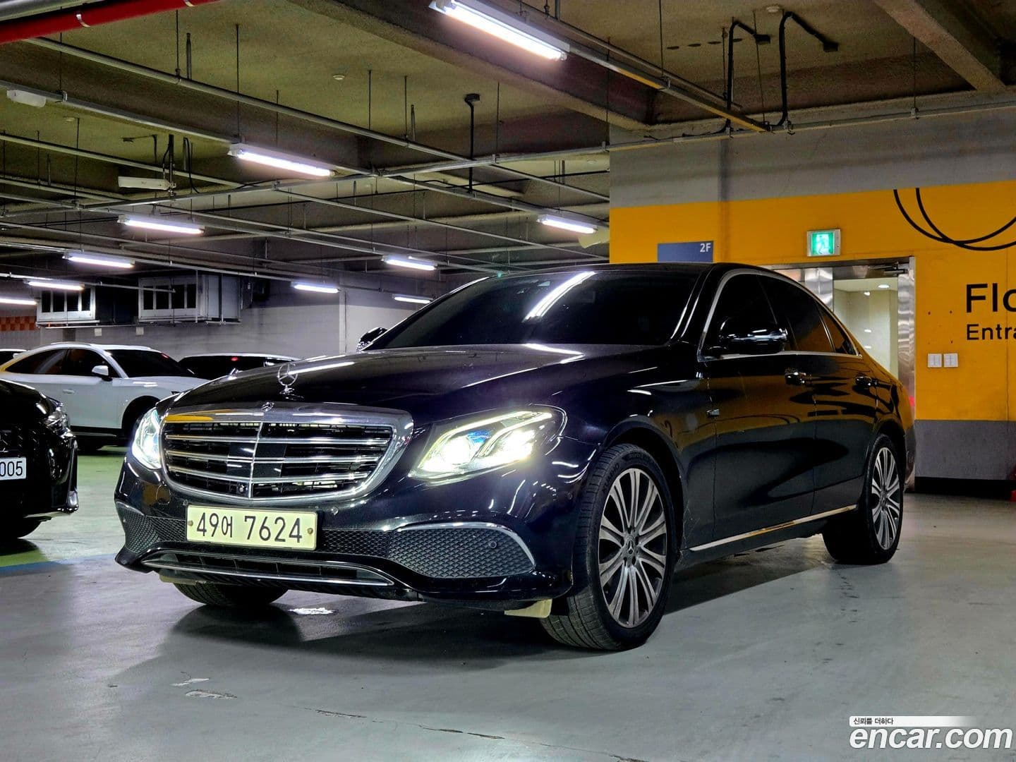 Main__Slider__Photo:E-Class Mercedes-Benz 2018.0-0