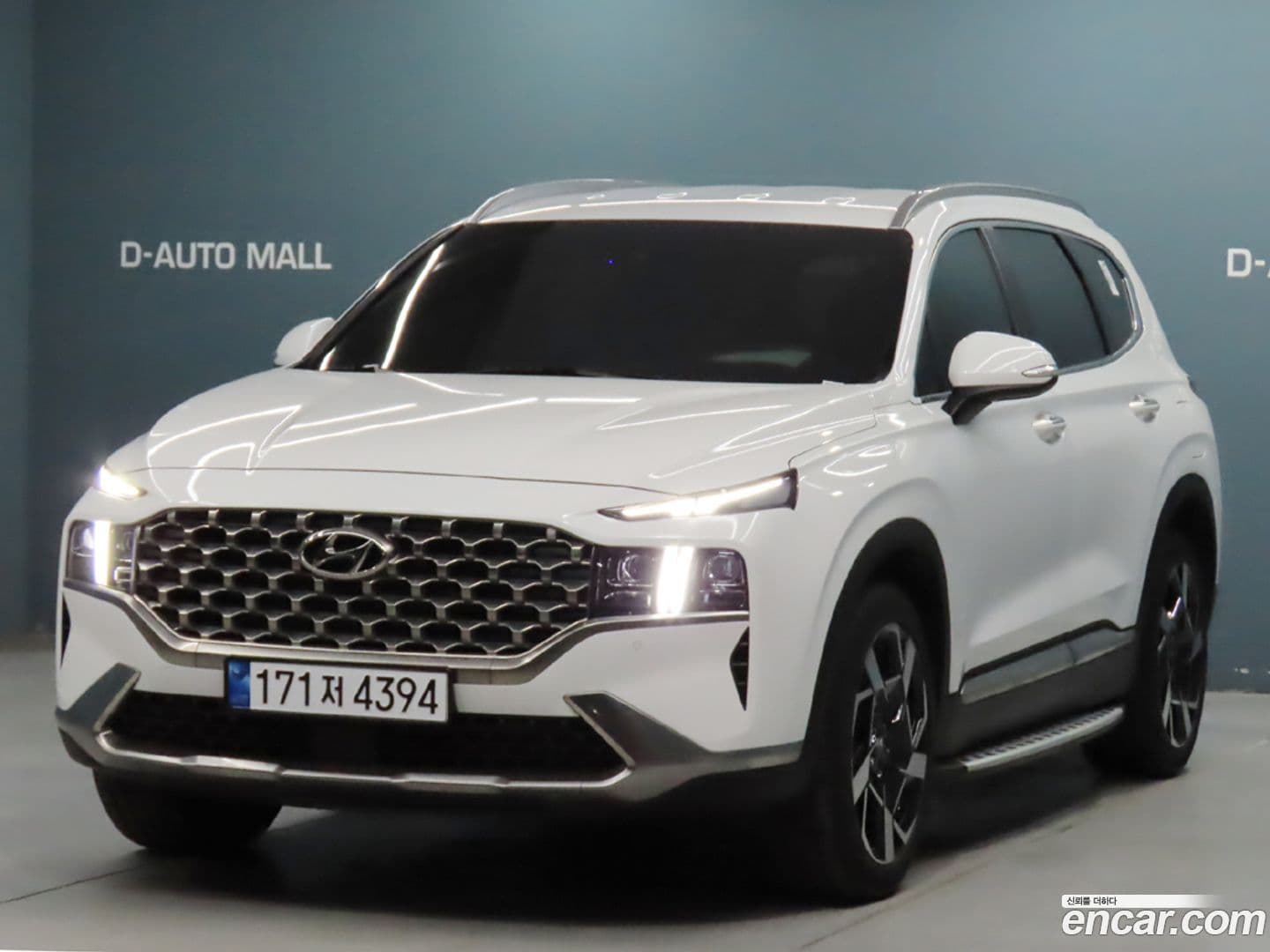 Main__Slider__Photo:Santafe Hyundai 2023.6-0