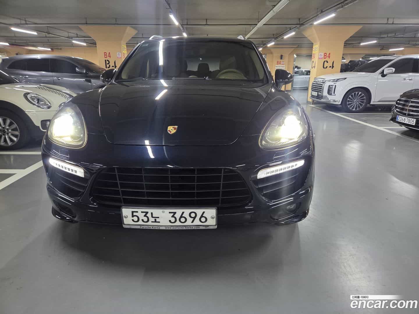 Cayenne Porsche 2012.11-OUTER-001