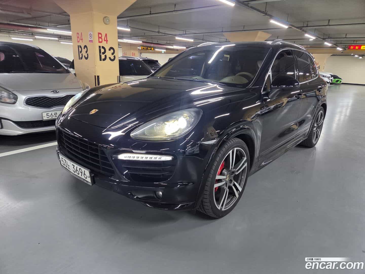 Cayenne Porsche 2012.11-OUTER-002