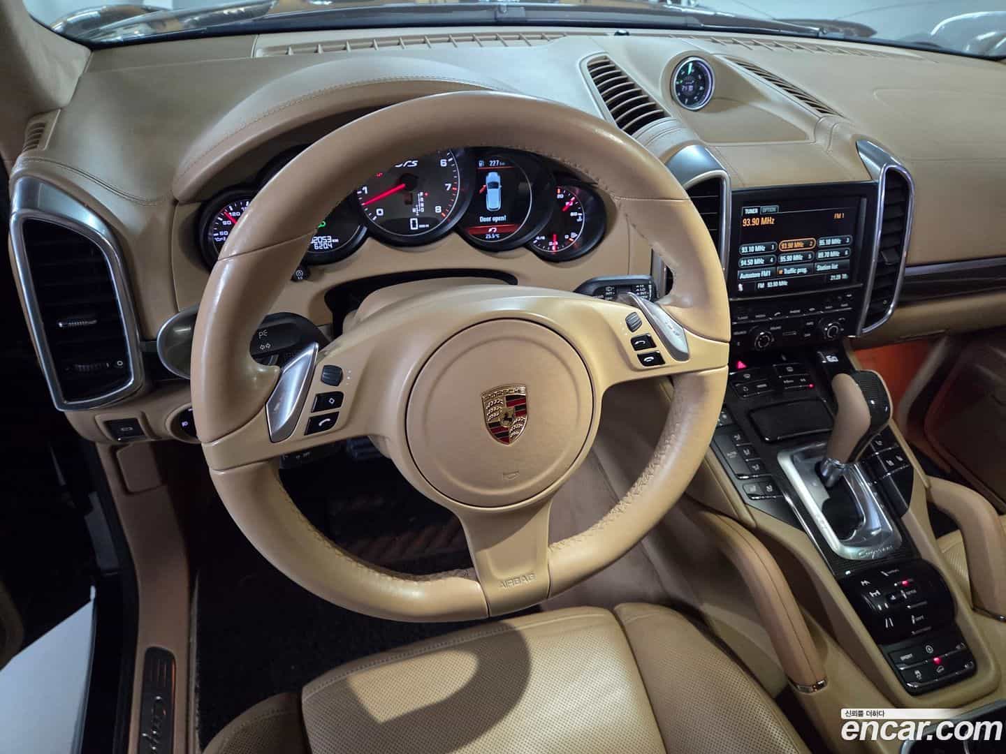 Cayenne Porsche 2012.11-INNER-007
