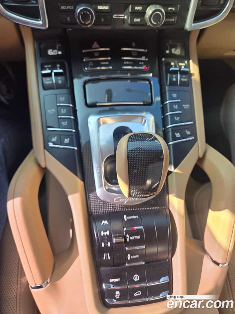 Cayenne Porsche 2012.11-OPTION-015