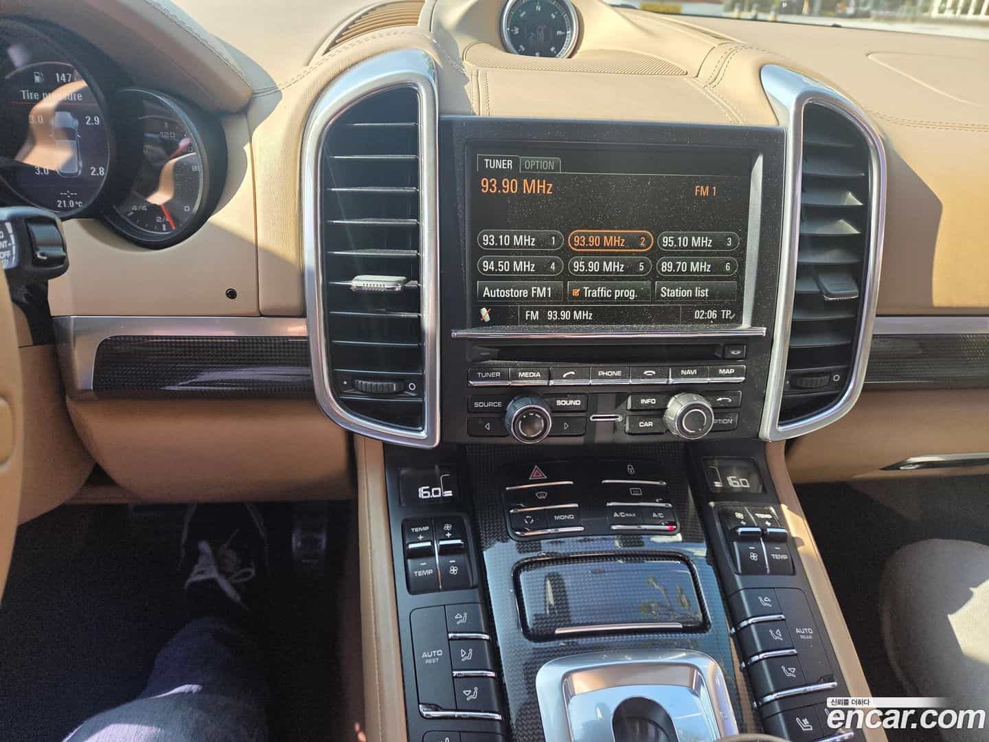 Cayenne Porsche 2012.11-OPTION-016