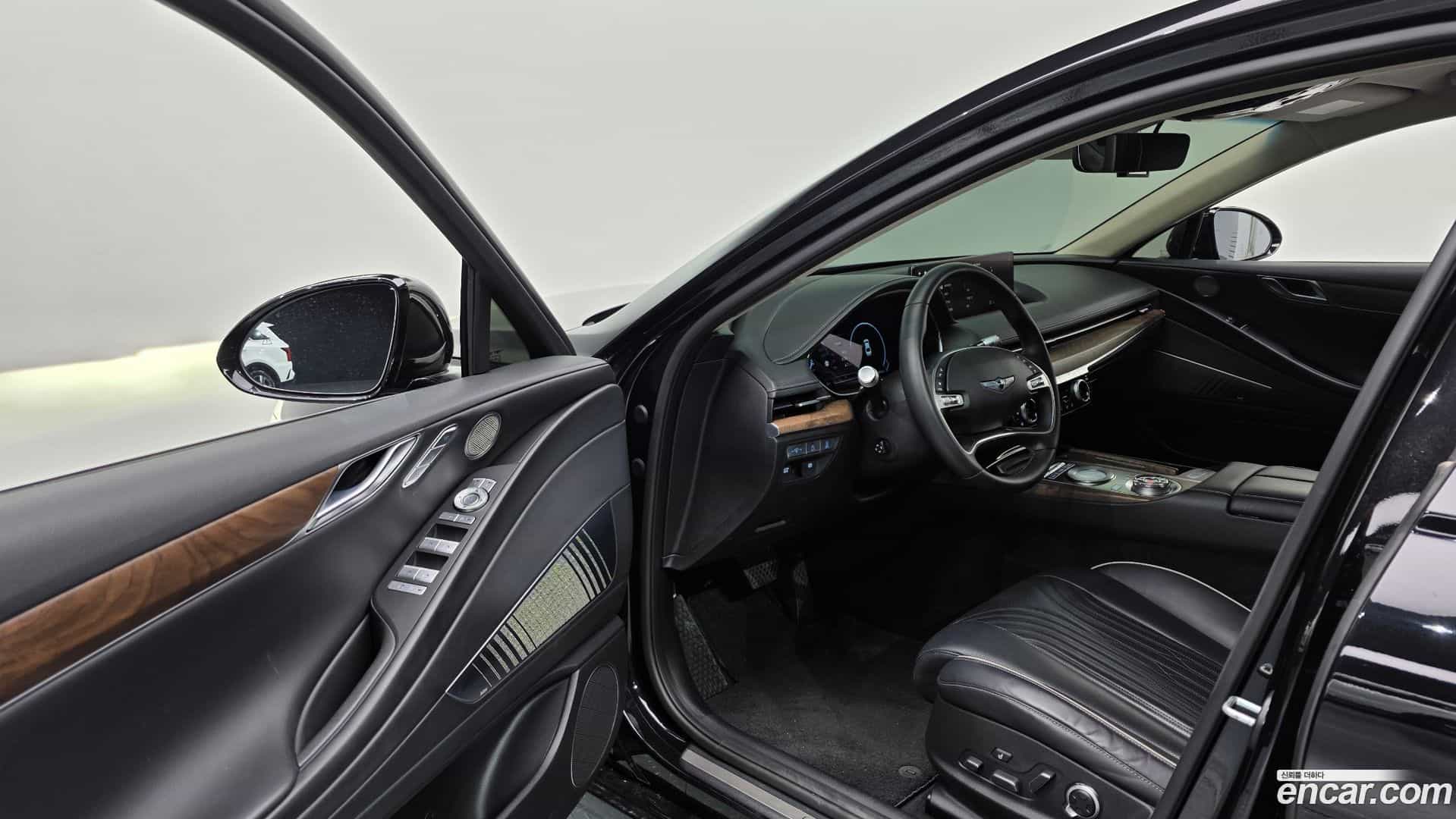 G80 Genesis 2022.0-INNER-010
