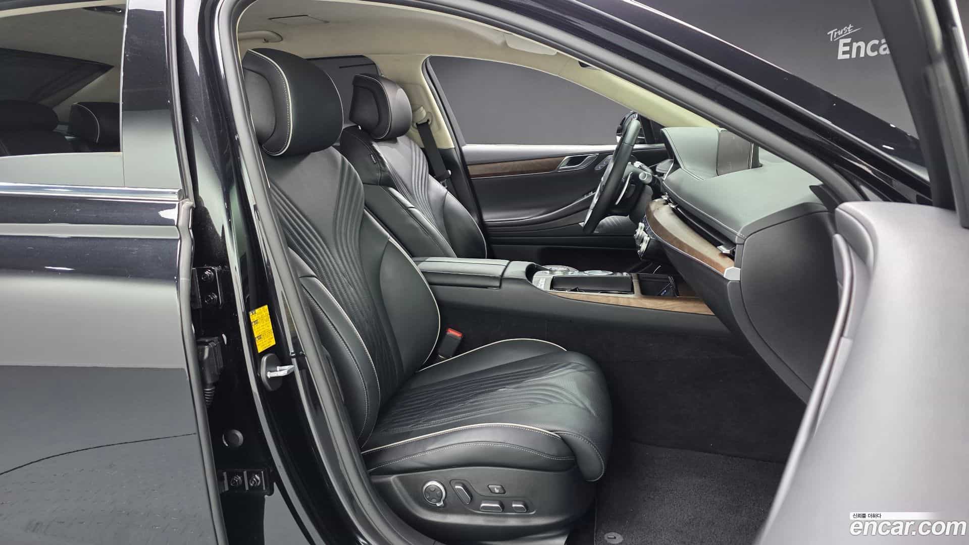 G80 Genesis 2022.0-INNER-036