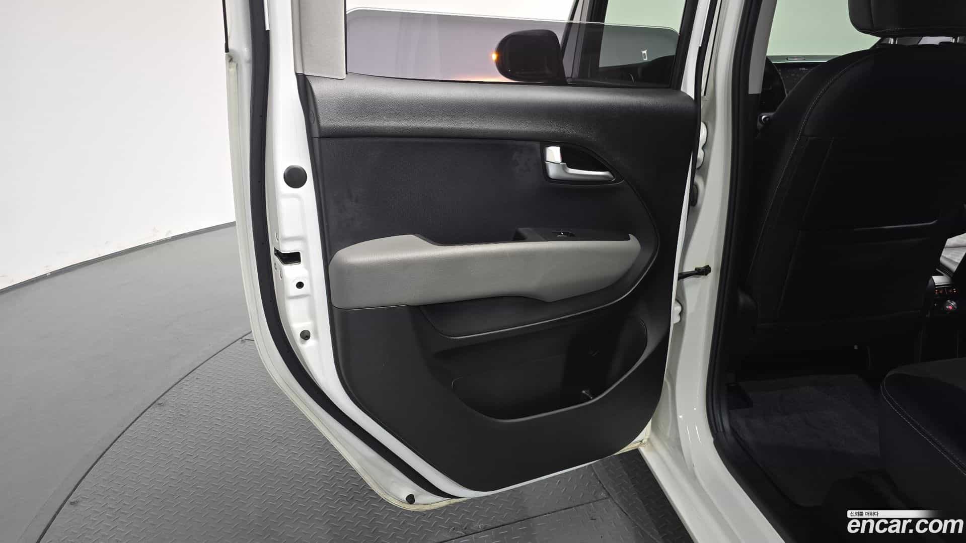 RAY Kia 2022.0-INNER-035