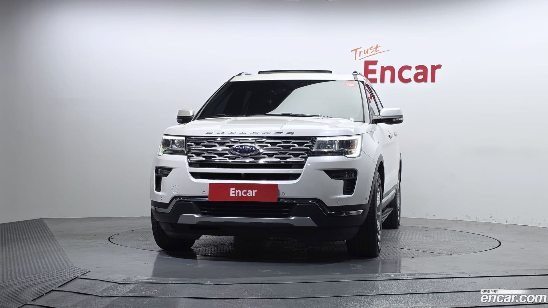Main__Slider__Photo:Explorer Ford 2018.3-2