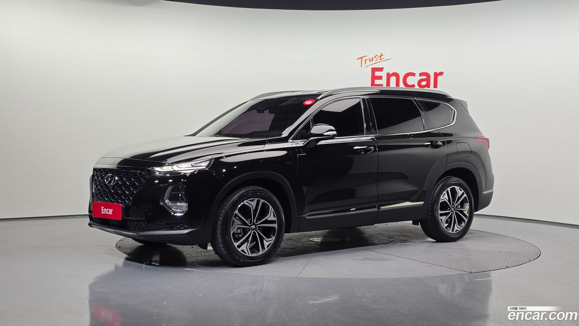 Main__Slider__Photo:Santafe Hyundai 2018.3-0