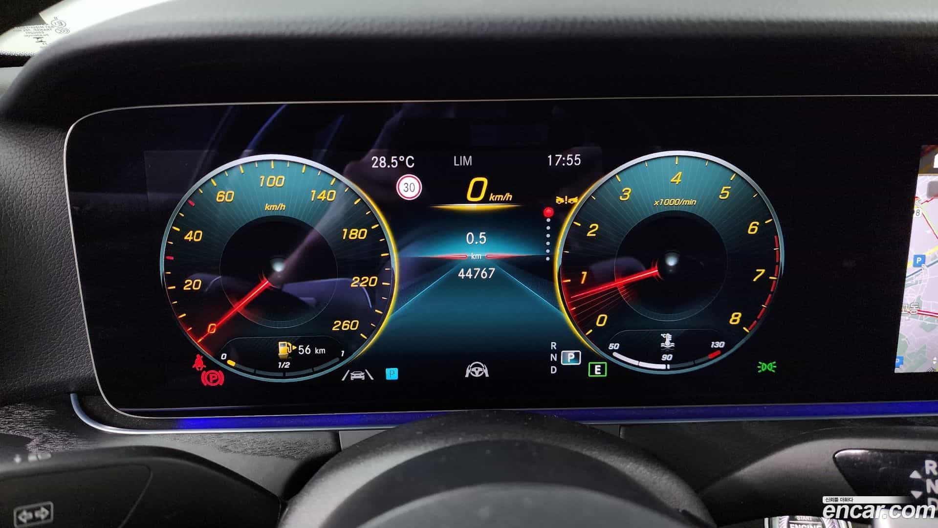 E-Class Mercedes-Benz 2023.8-INNER-008