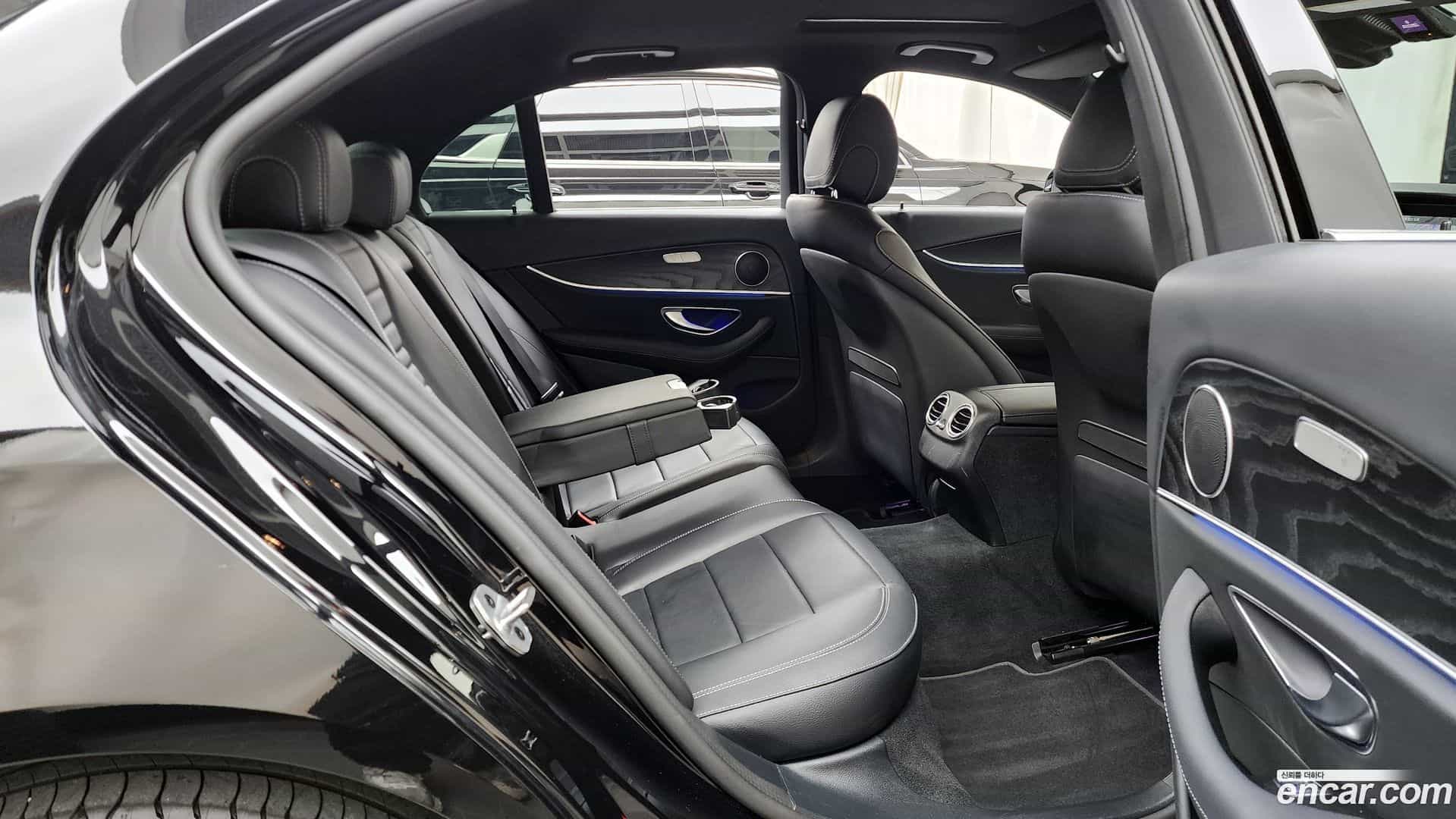 E-Class Mercedes-Benz 2023.8-OPTION-016