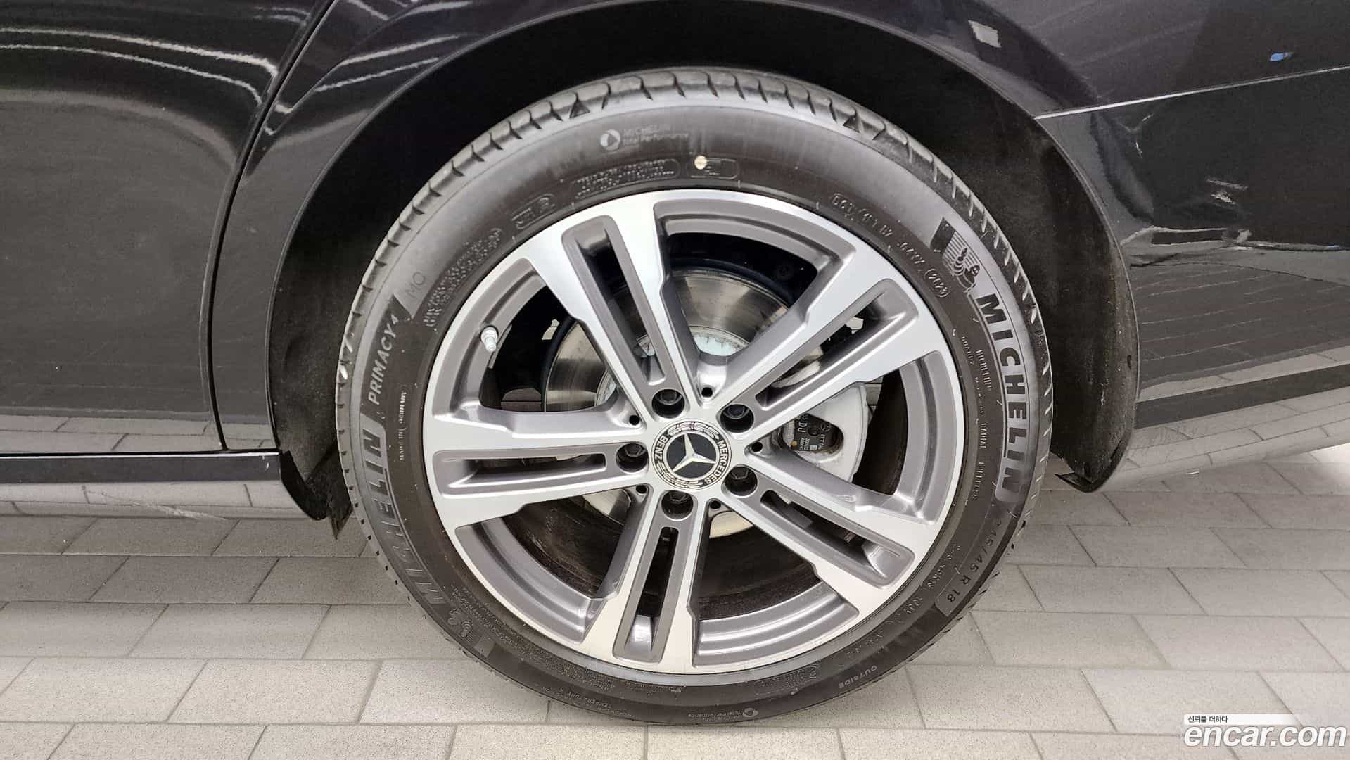 E-Class Mercedes-Benz 2023.8-OUTER-031