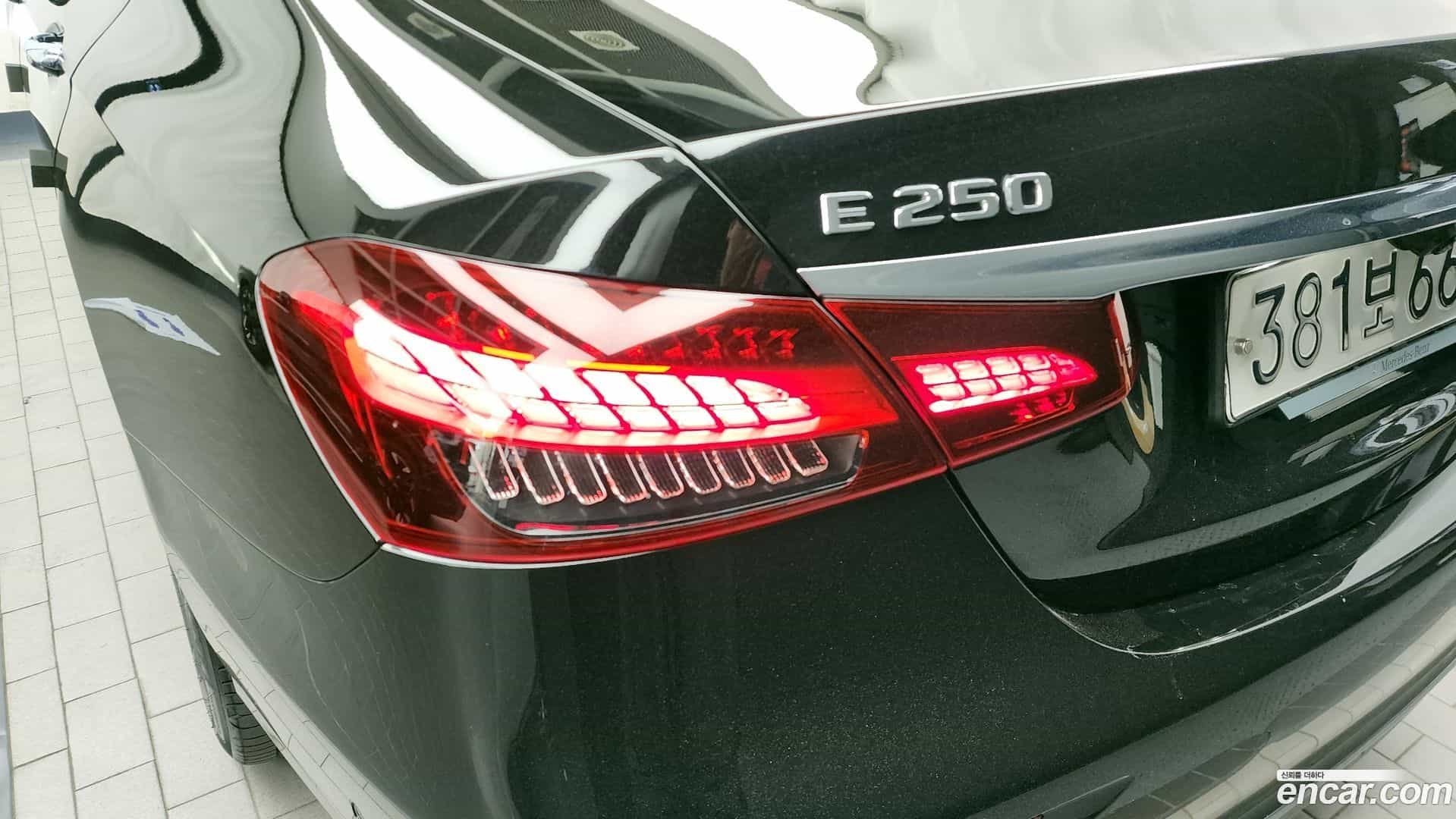 E-Class Mercedes-Benz 2023.8-OUTER-033