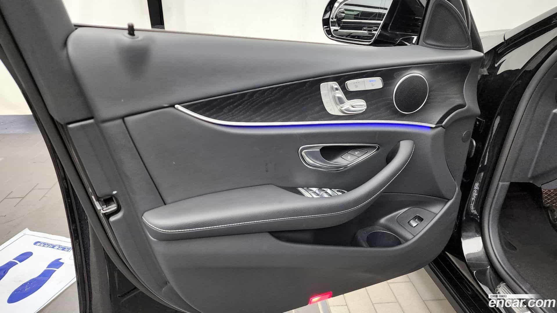 E-Class Mercedes-Benz 2023.8-INNER-034