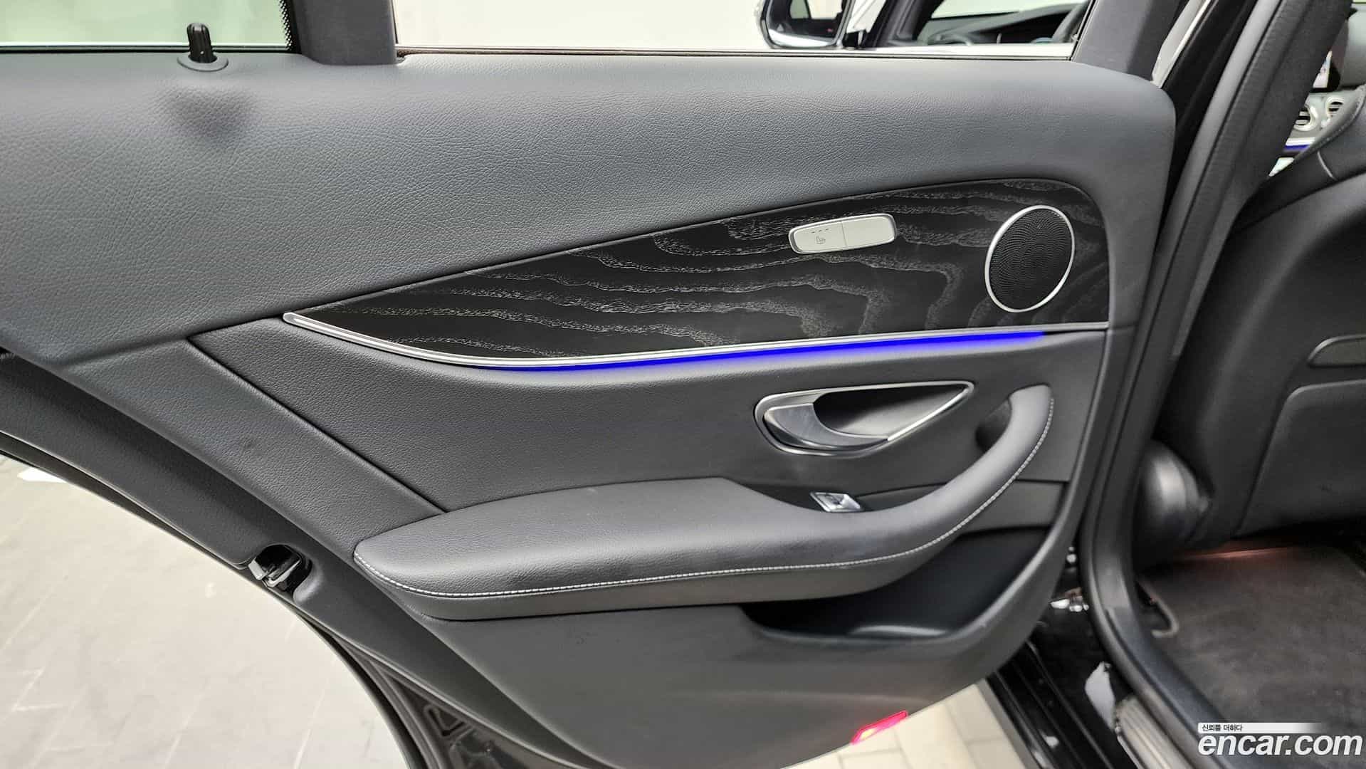 E-Class Mercedes-Benz 2023.8-INNER-035
