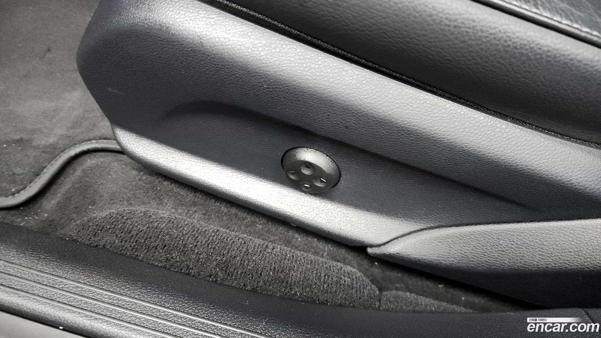 E-Class Mercedes-Benz 2023.8-OPTION-043