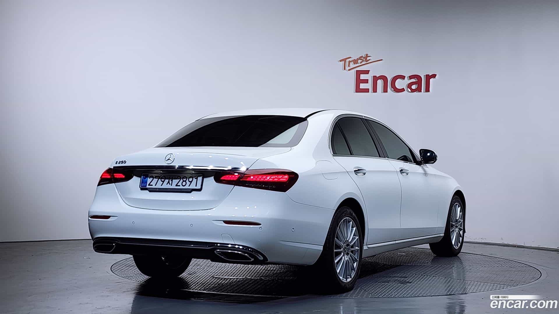 E-Class Mercedes-Benz 2022.7-OUTER-002