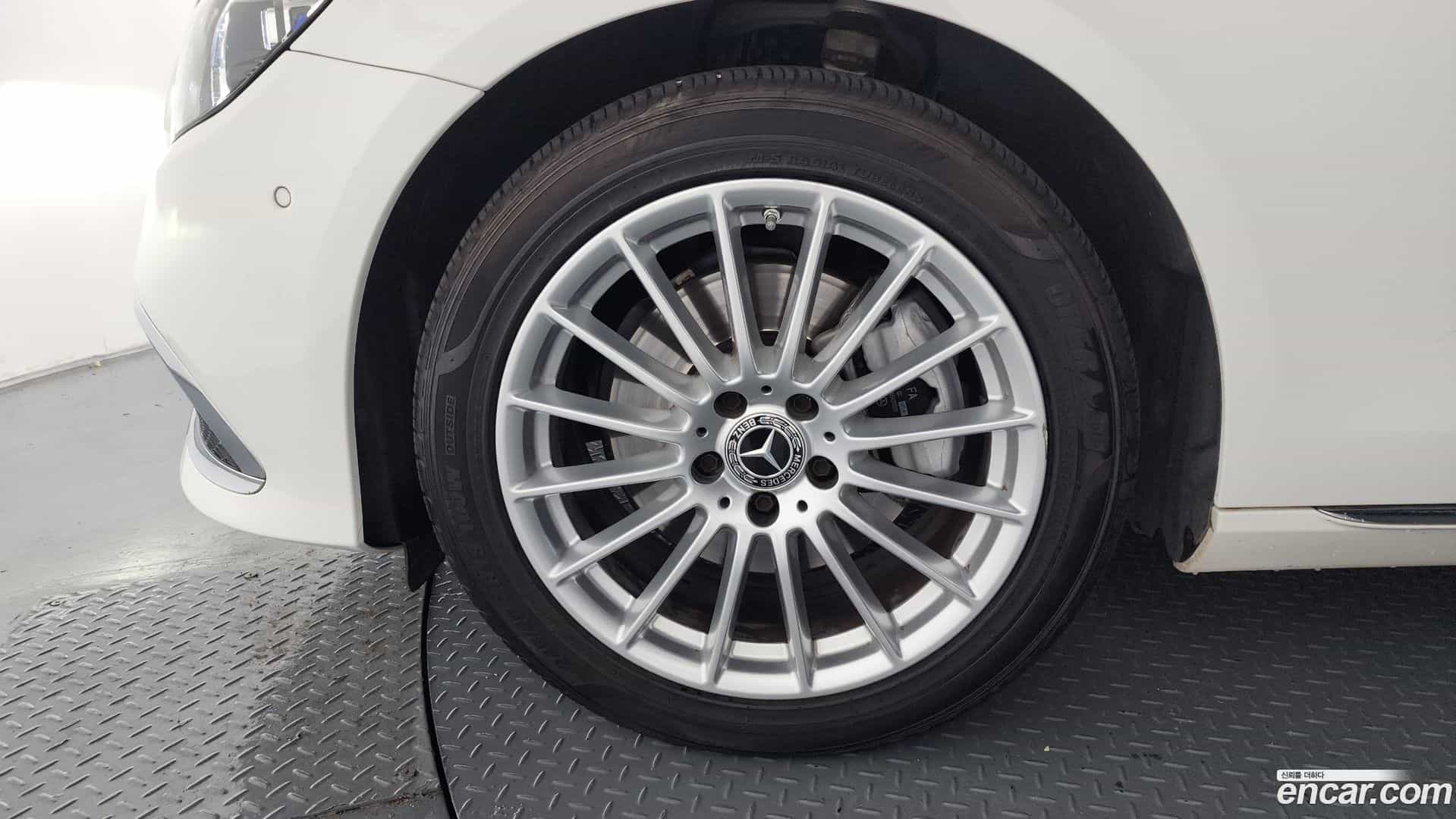 E-Class Mercedes-Benz 2022.7-OUTER-005