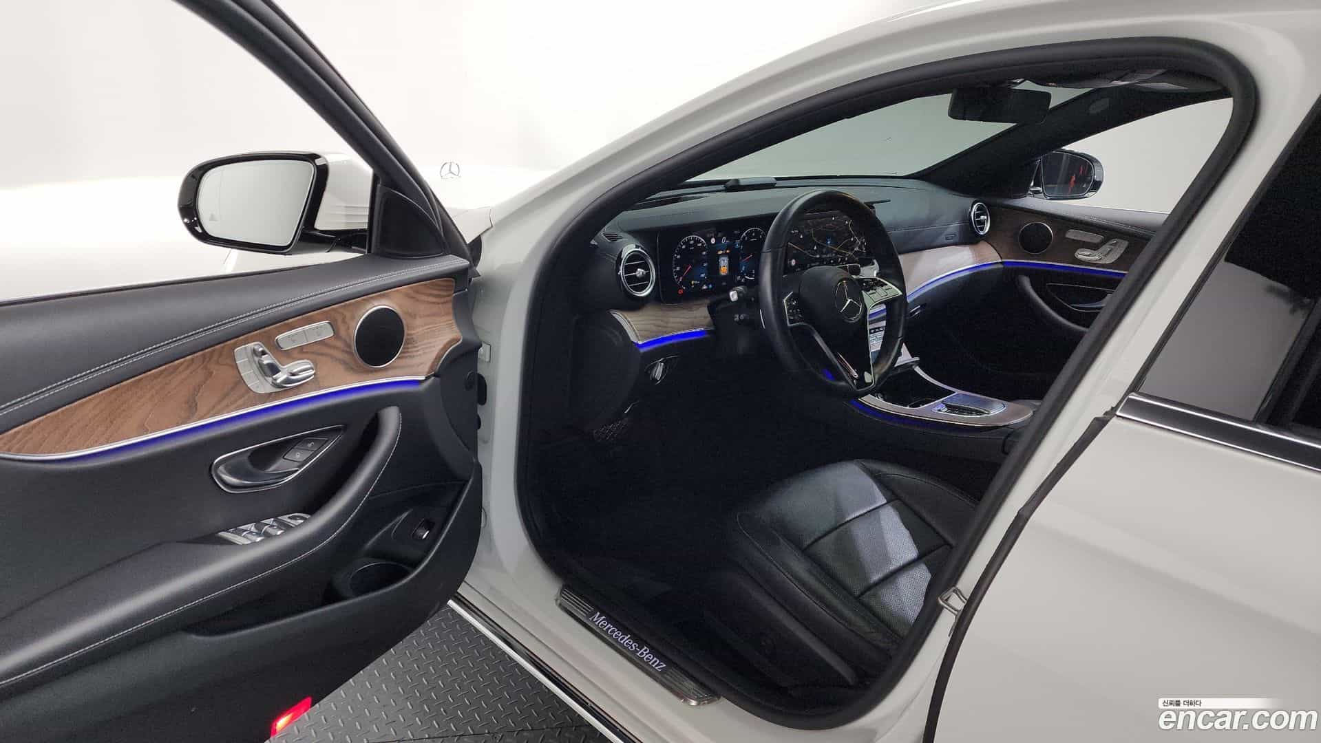 E-Class Mercedes-Benz 2022.7-INNER-010