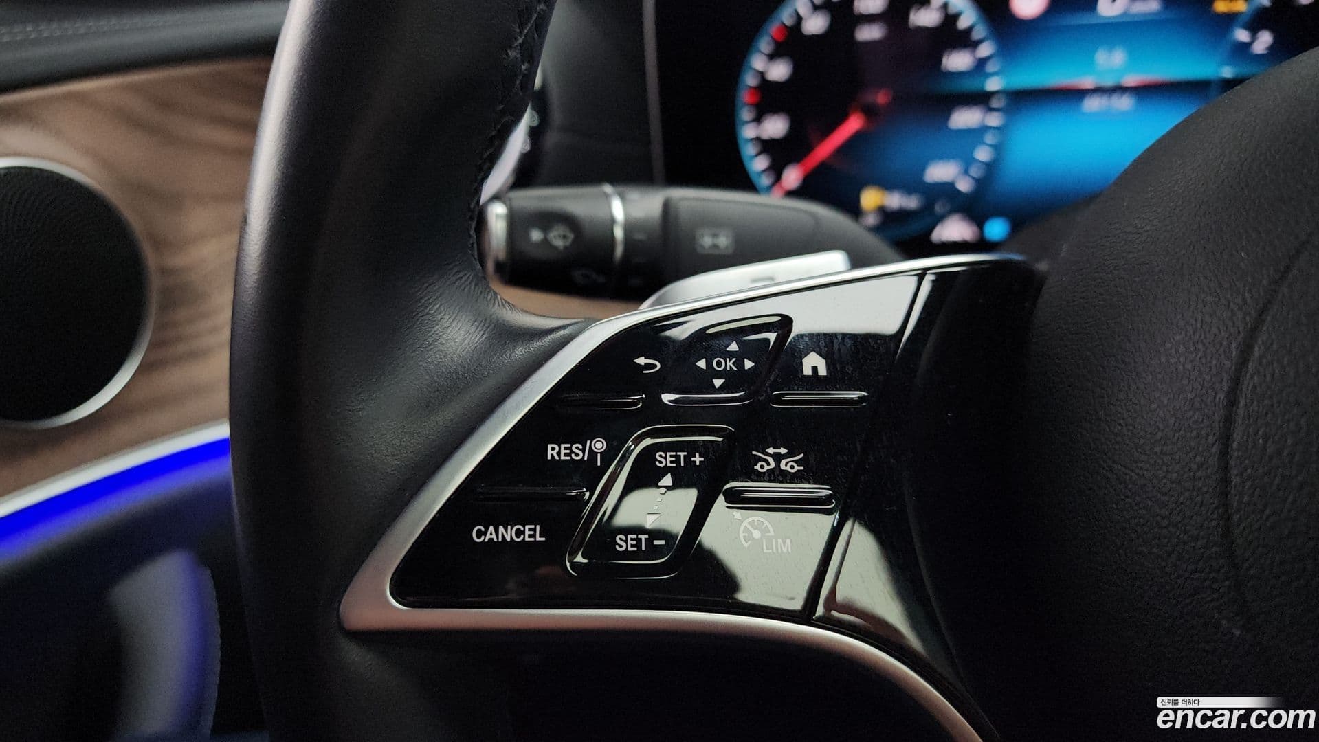 Main__Slider__Photo:E-Class Mercedes-Benz 2022.7-16