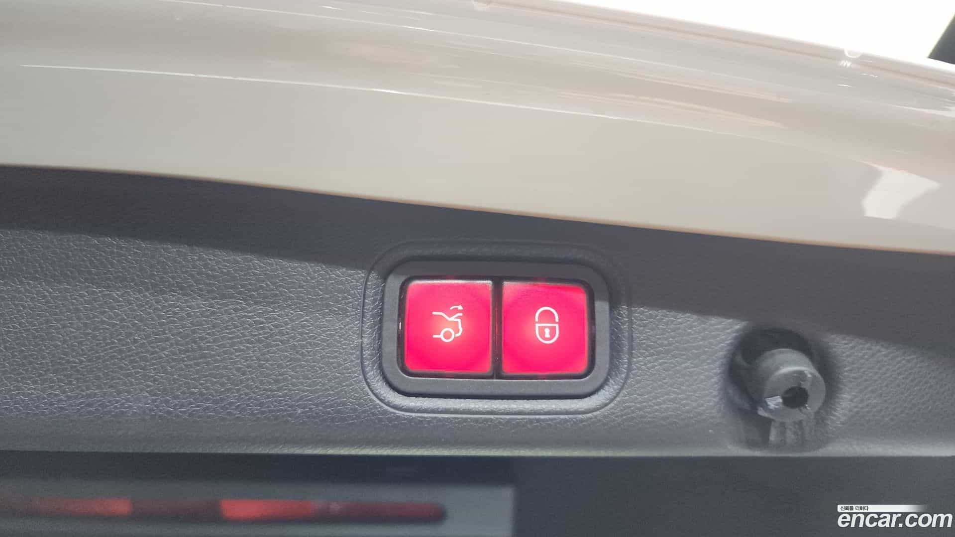 E-Class Mercedes-Benz 2022.7-OPTION-024