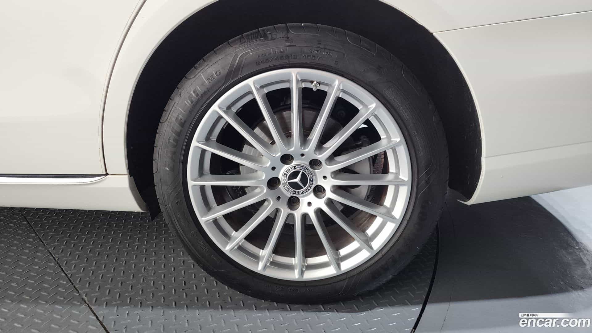 E-Class Mercedes-Benz 2022.7-OUTER-031