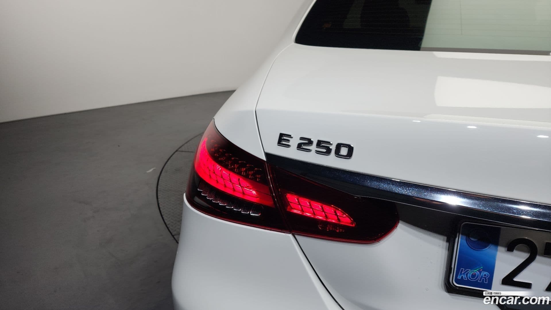Main__Slider__Photo:E-Class Mercedes-Benz 2022.7-22