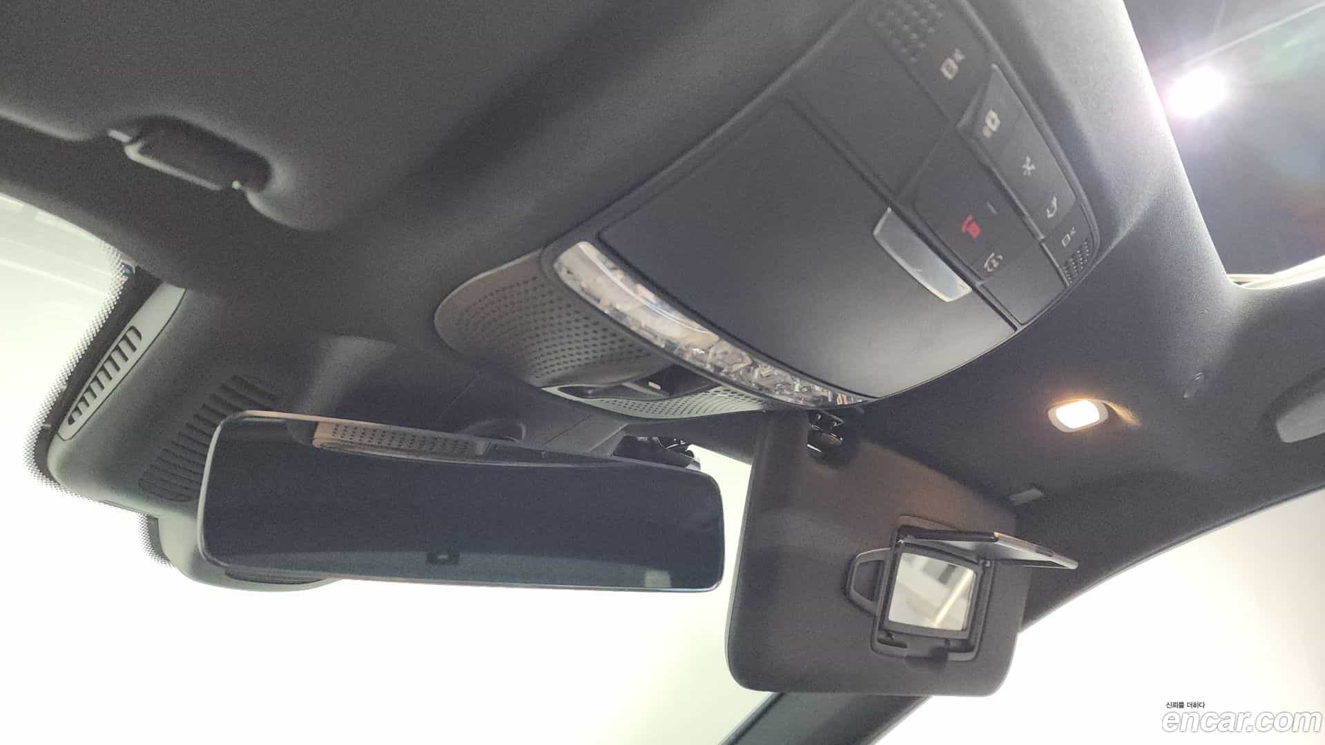 E-Class Mercedes-Benz 2022.7-OPTION-043