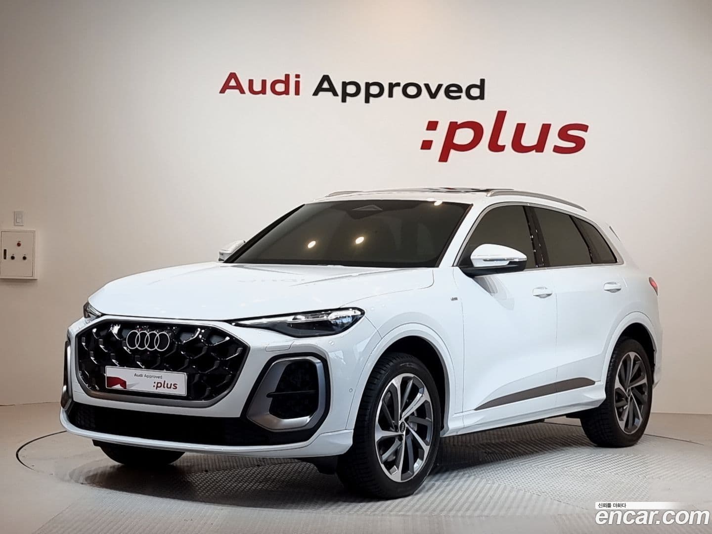 Main__Slider__Photo:Q5 Audi 2025.9-0