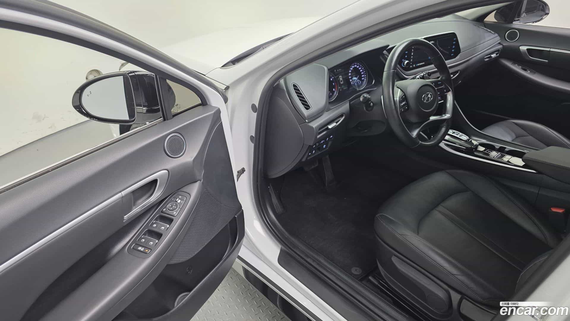 Sonata Hyundai 2022.6-OPTION-015