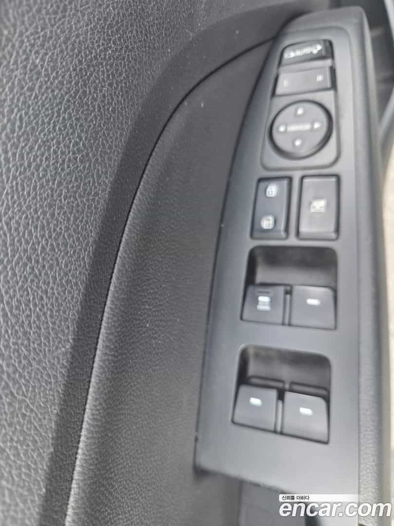 AVANTE Hyundai 2019.7-OPTION-020