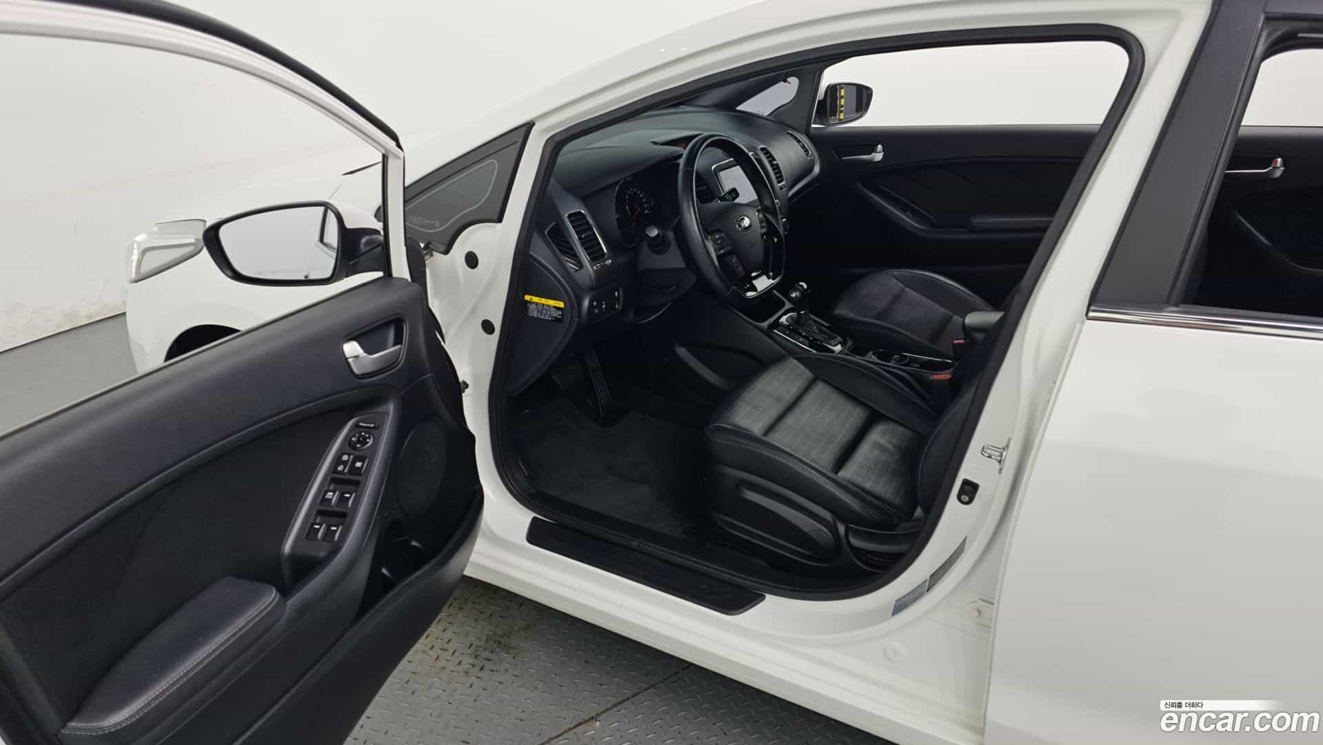 K3 Kia 2018.0-INNER-010