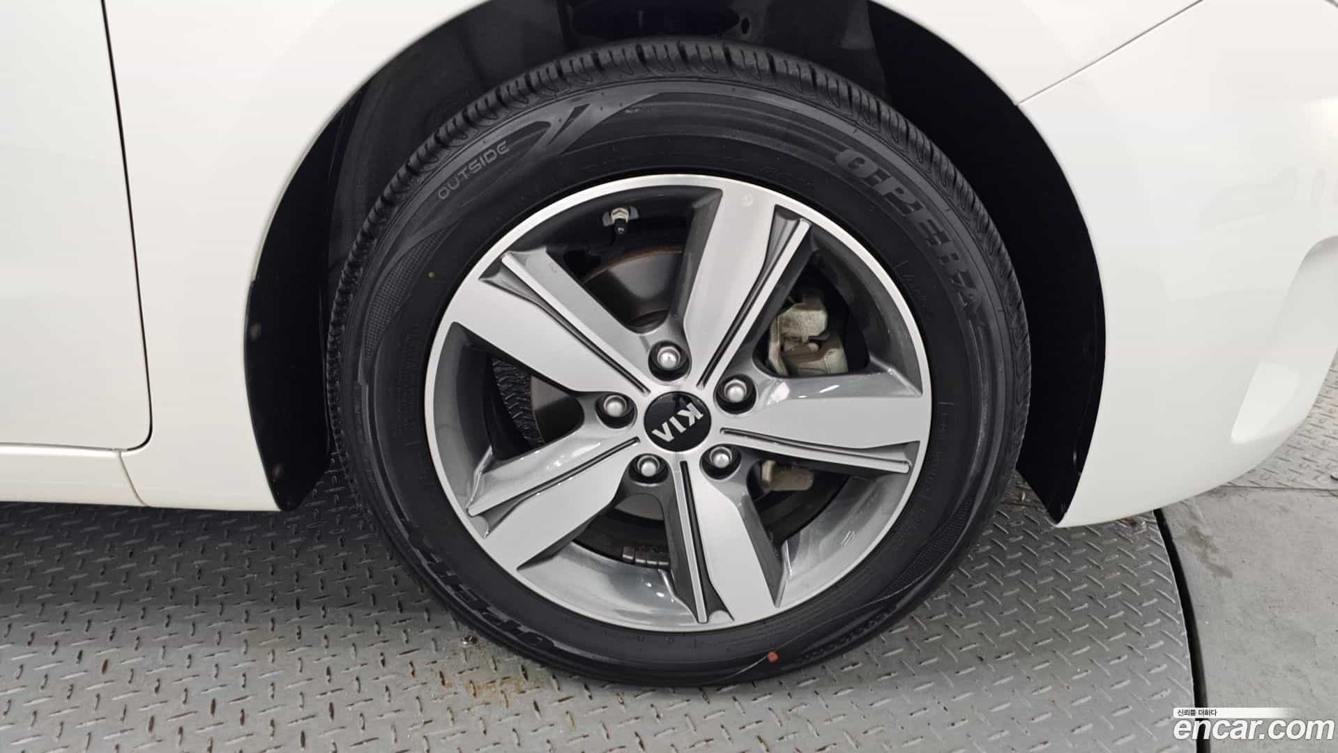 K3 Kia 2018.0-OUTER-031