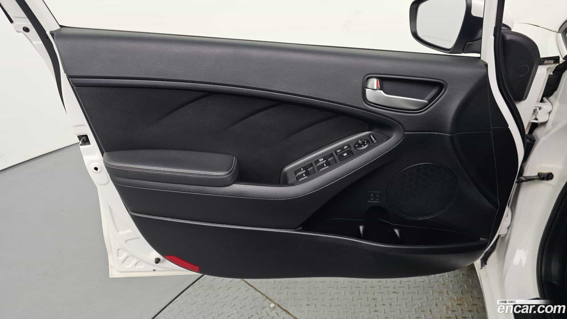 K3 Kia 2018.0-INNER-034