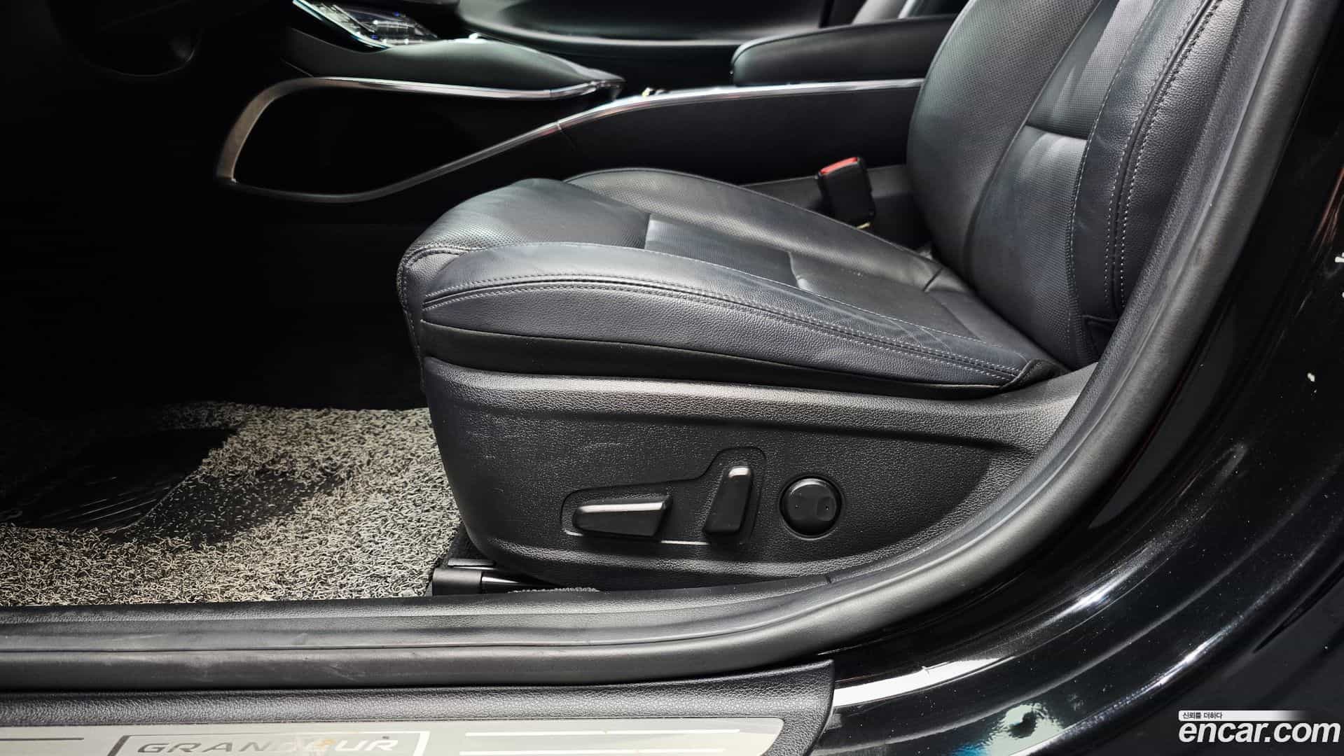 Grandeur Hyundai 2020.8-OPTION-043