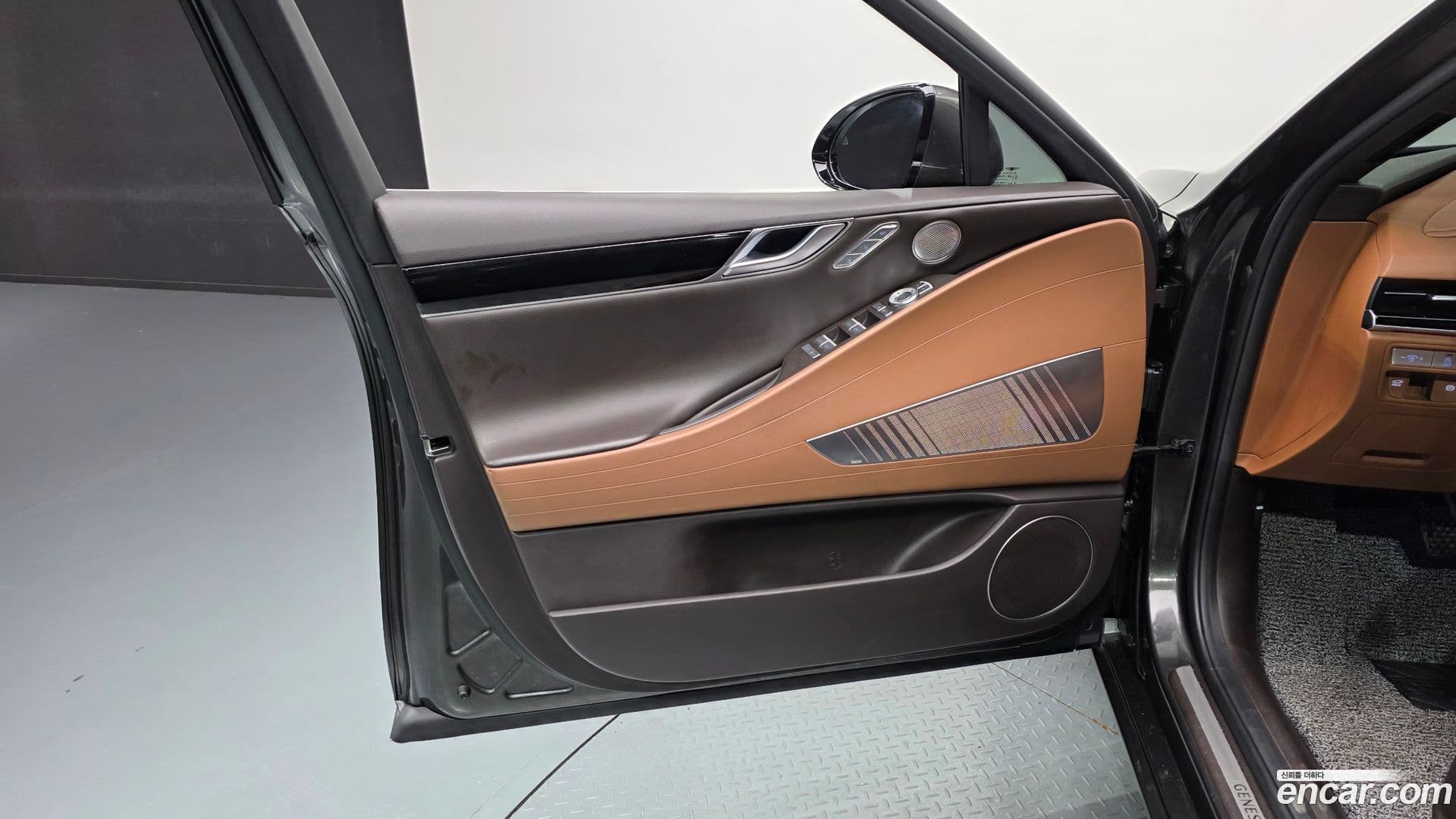 Main__Slider__Photo:G80 Genesis 2022.3-23