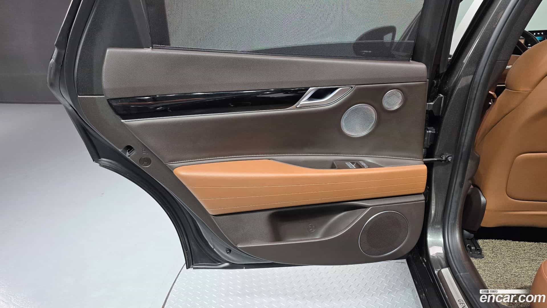 G80 Genesis 2022.3-INNER-035