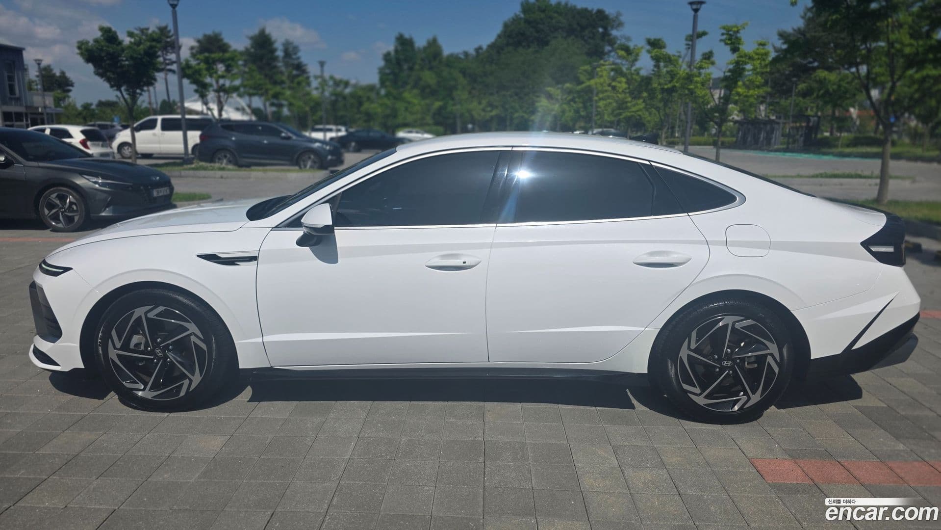 Main__Slider__Photo:Sonata Hyundai 2023.4-2