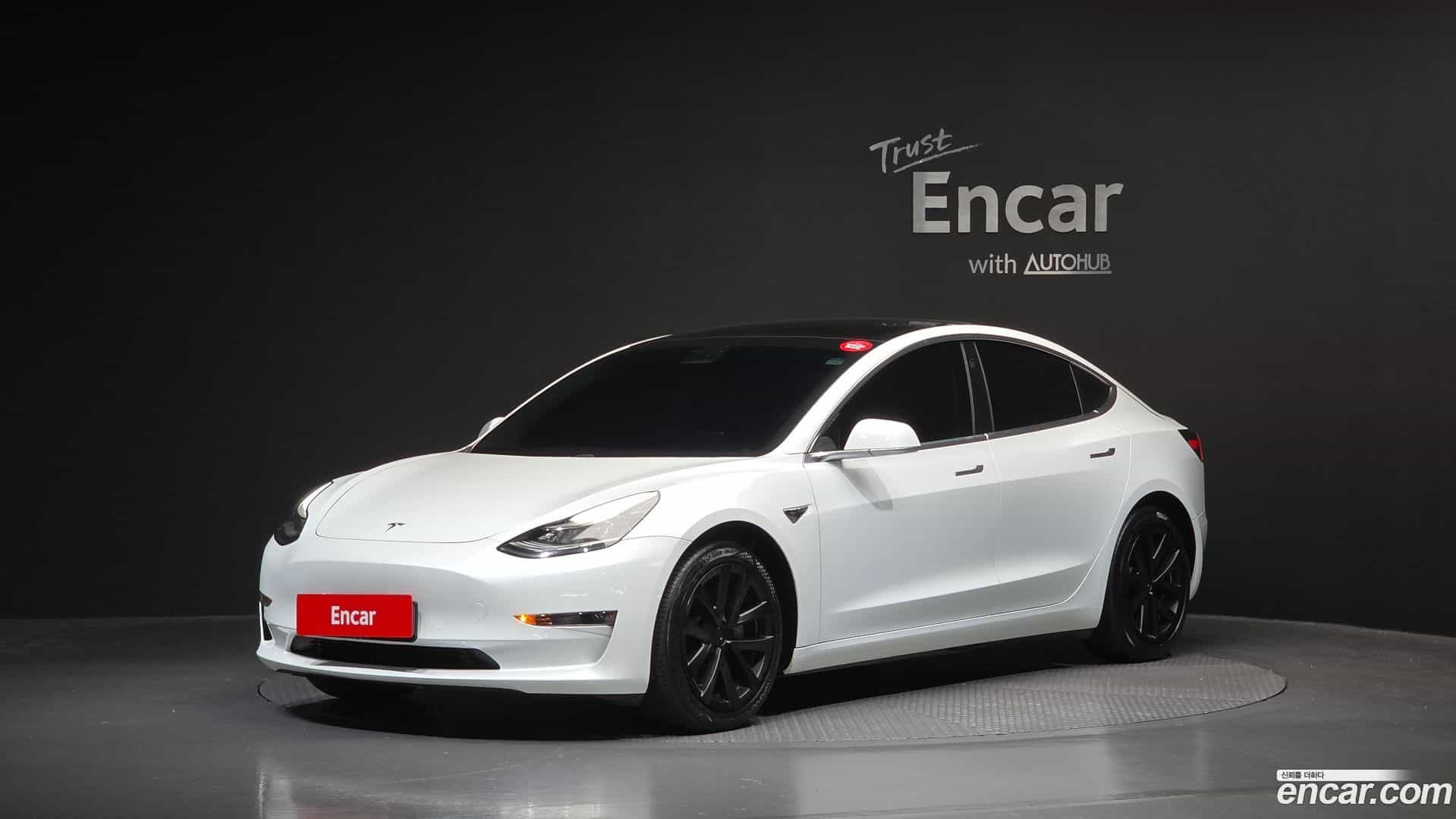 Model 3 Tesla 2020.1-OUTER-001