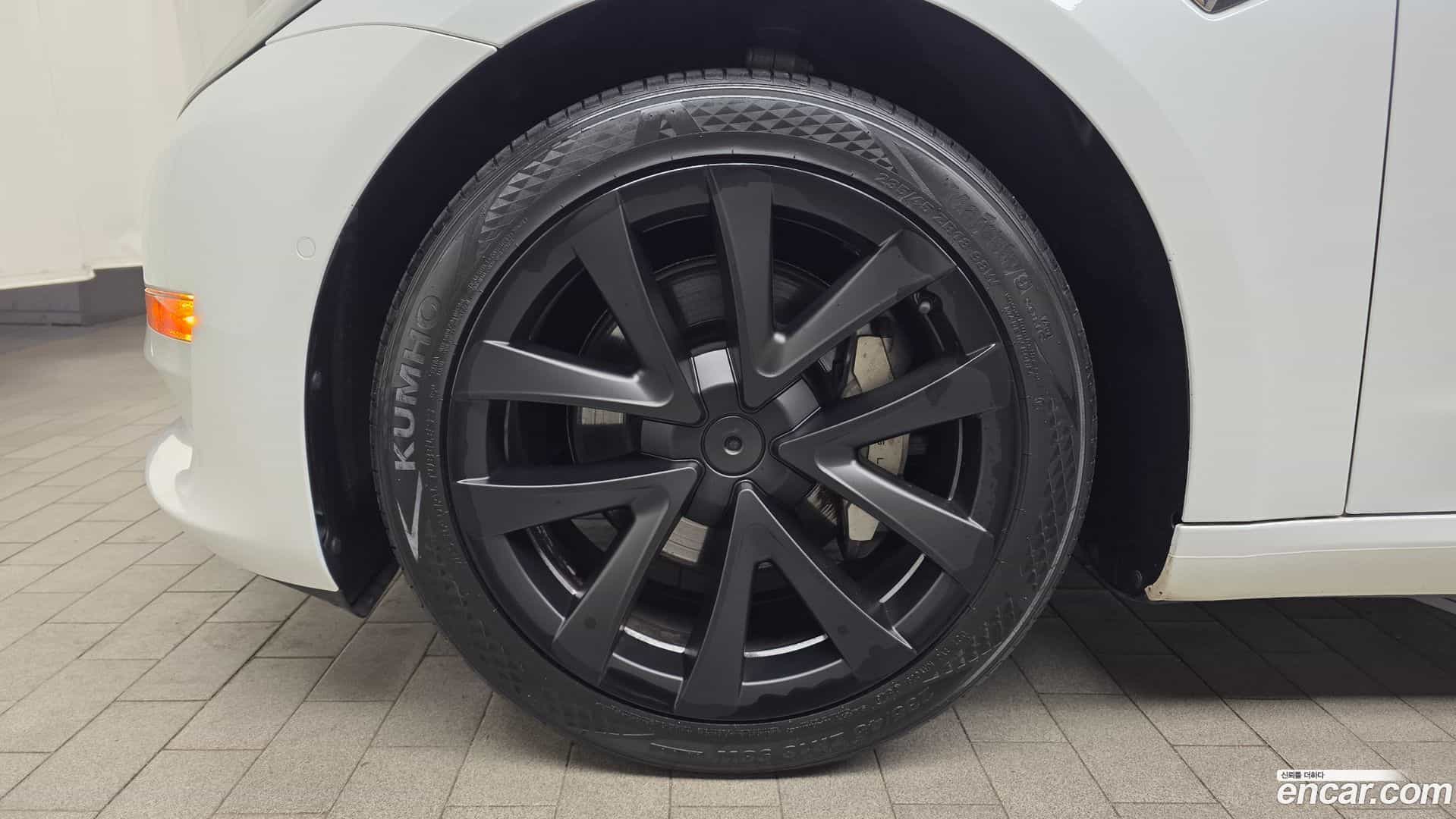 Model 3 Tesla 2020.1-OUTER-005