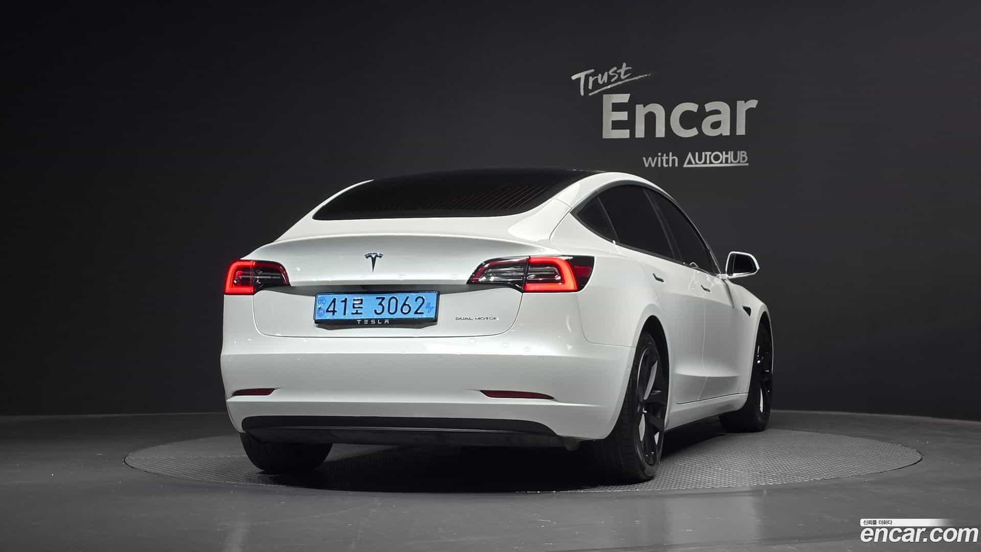 Model 3 Tesla 2020.10-OUTER-004